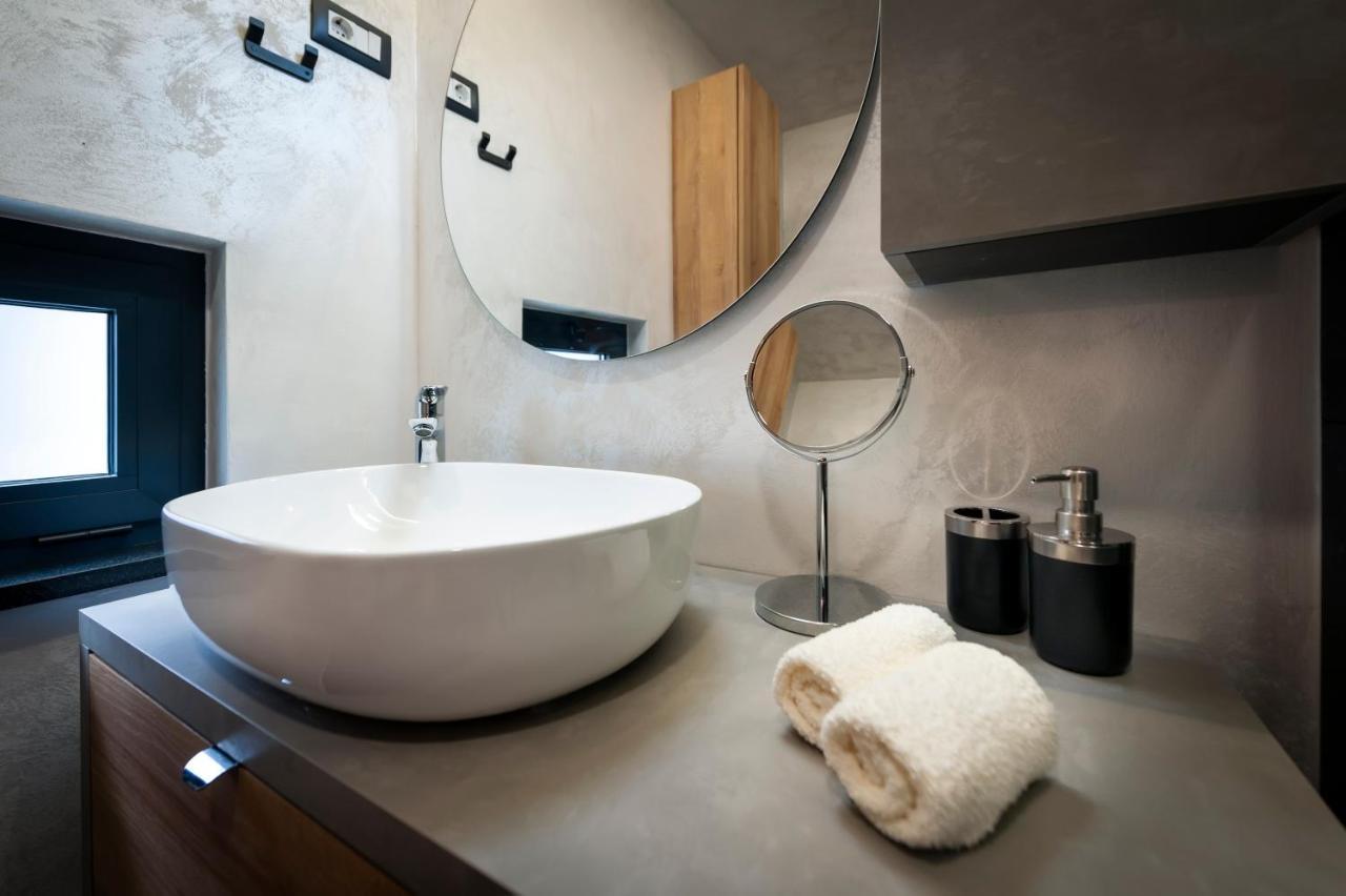 Dc II Downtown Apartment ロヴィニ エクステリア 写真