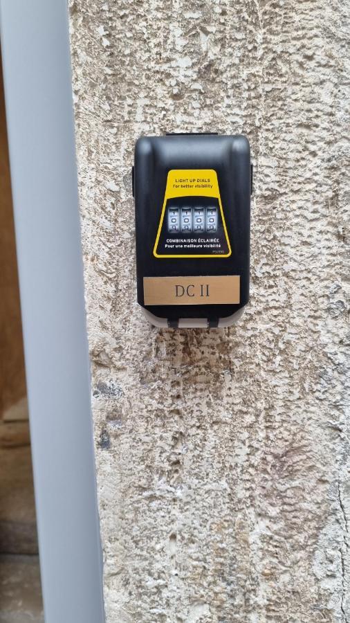 Dc II Downtown Apartment ロヴィニ エクステリア 写真