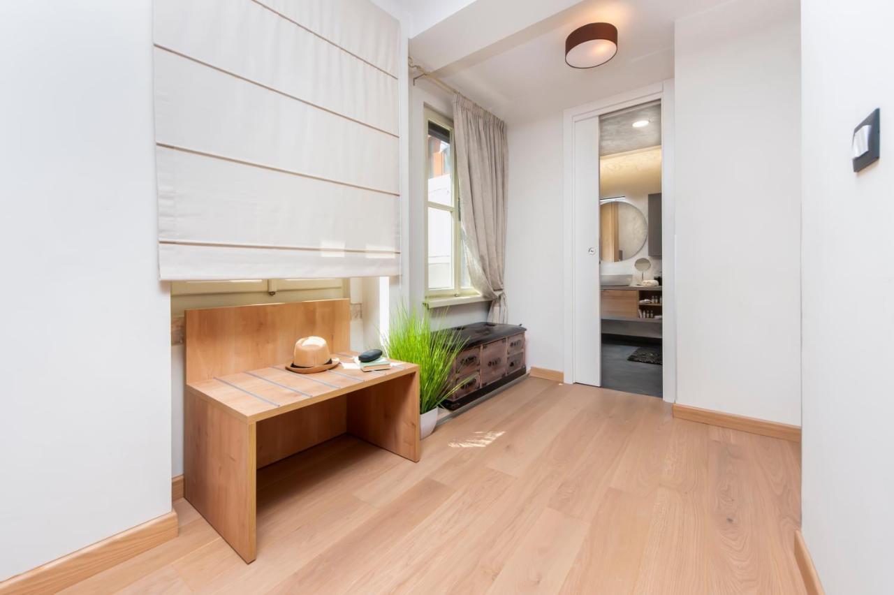 Dc II Downtown Apartment ロヴィニ エクステリア 写真