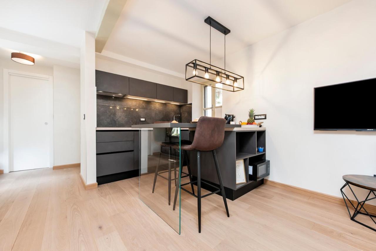 Dc II Downtown Apartment ロヴィニ エクステリア 写真